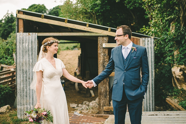 Outdoor Humanist wedding, 1930s vintage wedding dress, vintage wedding, Autumn wedding, September wedding, Photography by Ellie Gillard, find out more at  www.elliegillard.co.uk