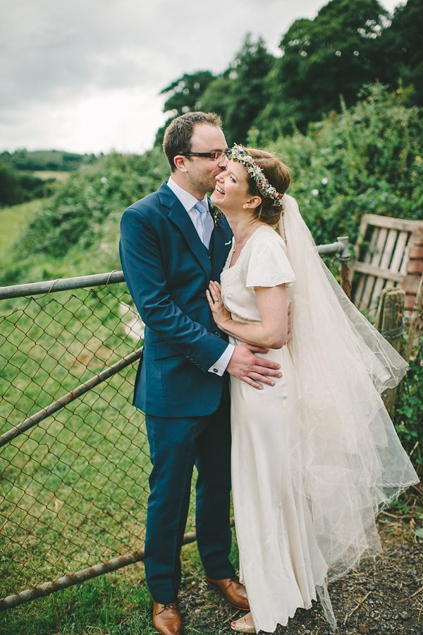 Outdoor Humanist wedding, 1930s vintage wedding dress, vintage wedding, Autumn wedding, September wedding, Photography by Ellie Gillard, find out more at  www.elliegillard.co.uk