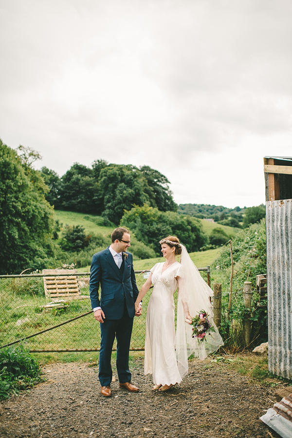 Outdoor Humanist wedding, 1930s vintage wedding dress, vintage wedding, Autumn wedding, September wedding, Photography by Ellie Gillard, find out more at  www.elliegillard.co.uk