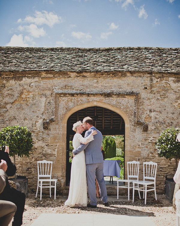 Charlie Brear wedding dress, Caswell House wedding, Cotswolds weddings, Photography by Igor Dremba