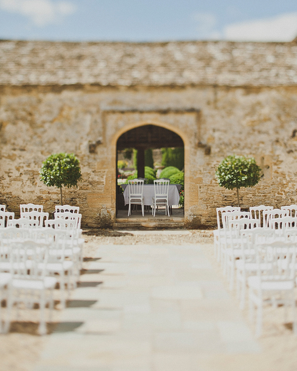 Charlie Brear wedding dress, Caswell House wedding, Cotswolds weddings, Photography by Igor Dremba