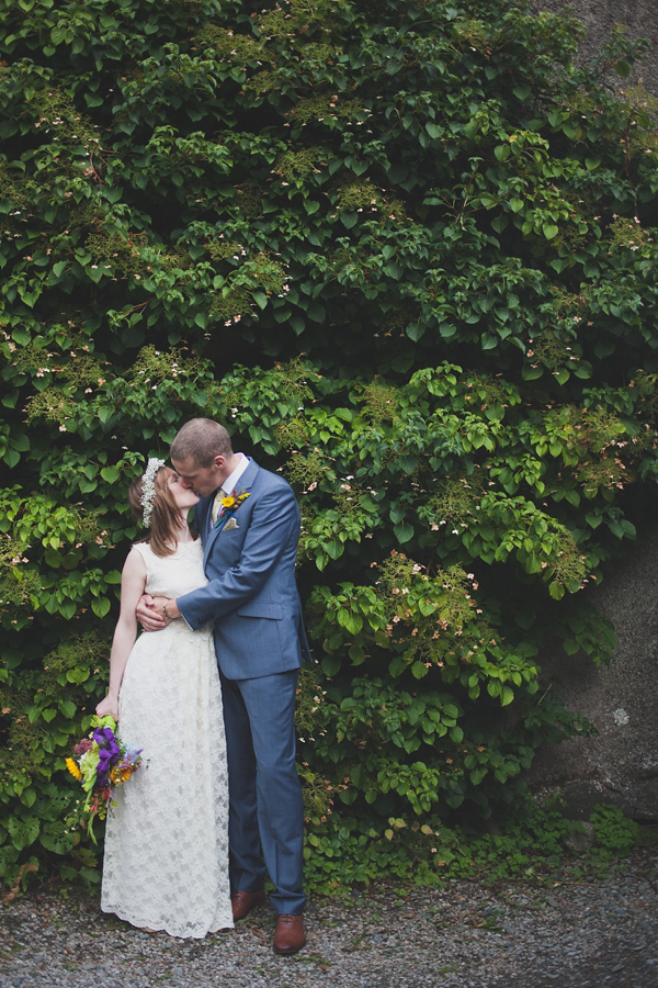 Minna wedding dress, laid back outdoor wedding, Photography by Sally Thurrell