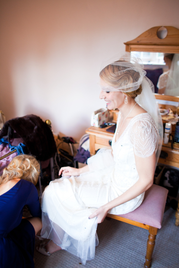 Eden by Jenny Packham, cosy London pub wedding, Photography by Hannah Mia