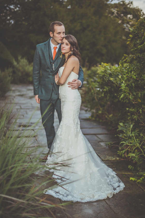 Benjamin Roberts wedding dress, rustic Autumn wedding, Photography by Michelle Lindsell