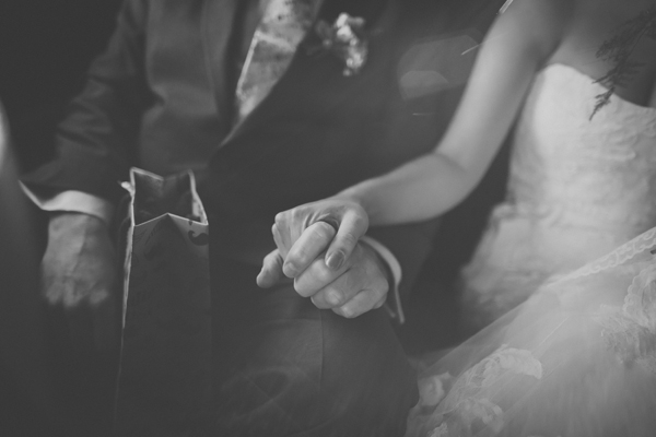 Benjamin Roberts wedding dress, rustic Autumn wedding, Photography by Michelle Lindsell