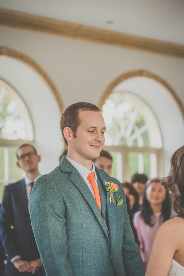 Benjamin Roberts wedding dress, rustic Autumn wedding, Photography by Michelle Lindsell