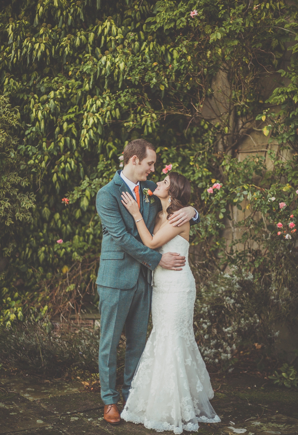Benjamin Roberts wedding dress, rustic Autumn wedding, Photography by Michelle Lindsell