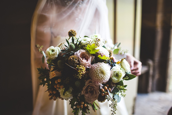 1950s and 1960s mustard yellow Autumn wedding, Images by S6 Photography