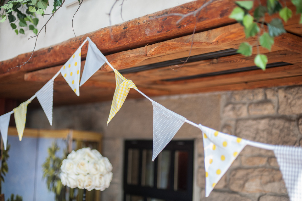 DIY and handcrafted wedding // Yellow wedding // SDS Photography