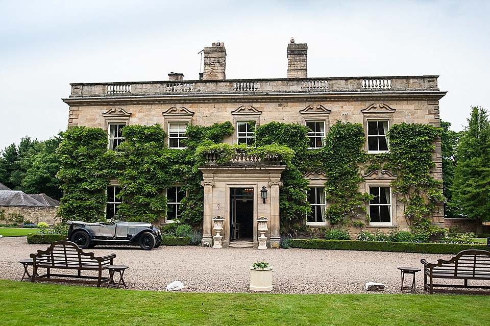 Eden by Jenny Packham // Intimate Country House Civil Ceremony // Photography by Julie Tinton