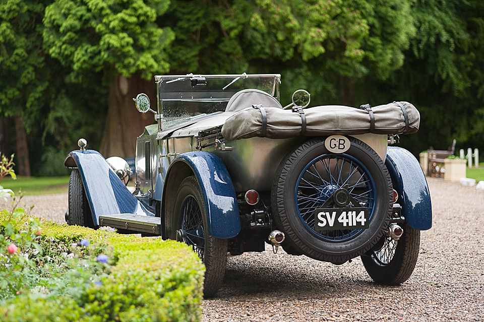 Eden by Jenny Packham // Intimate Country House Civil Ceremony // Photography by Julie Tinton