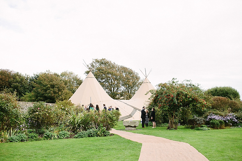 Alice Temperley Wedding Dress // World Tents Tipi Wedding // Photography by Joanna Brown