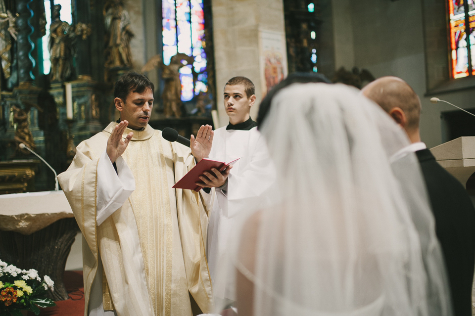 Vera Wang Wedding Dress // Slovakian Wedding // Photography by Brano Novak