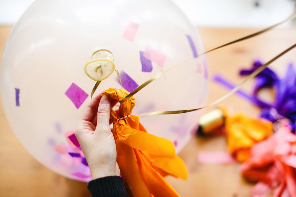 Giant wedding balloon with tassels - DIY project by Berinmade for Love My Dress