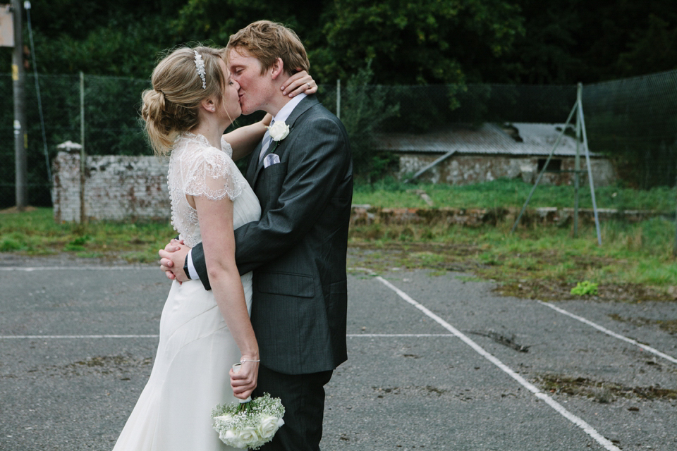 Aspen by Jenny Packham from Miss Bush Bridal in Surrey // Nautical themed wedding // Photography by Joanna Brown