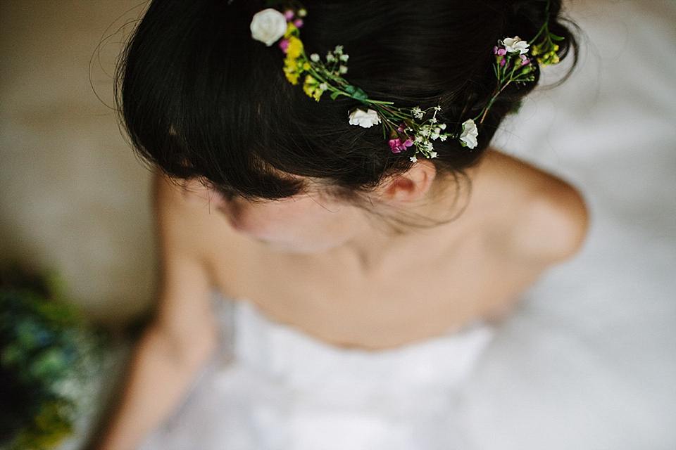 Alice Temperley Wedding Dress // World Tents Tipi Wedding // Photography by Joanna Brown