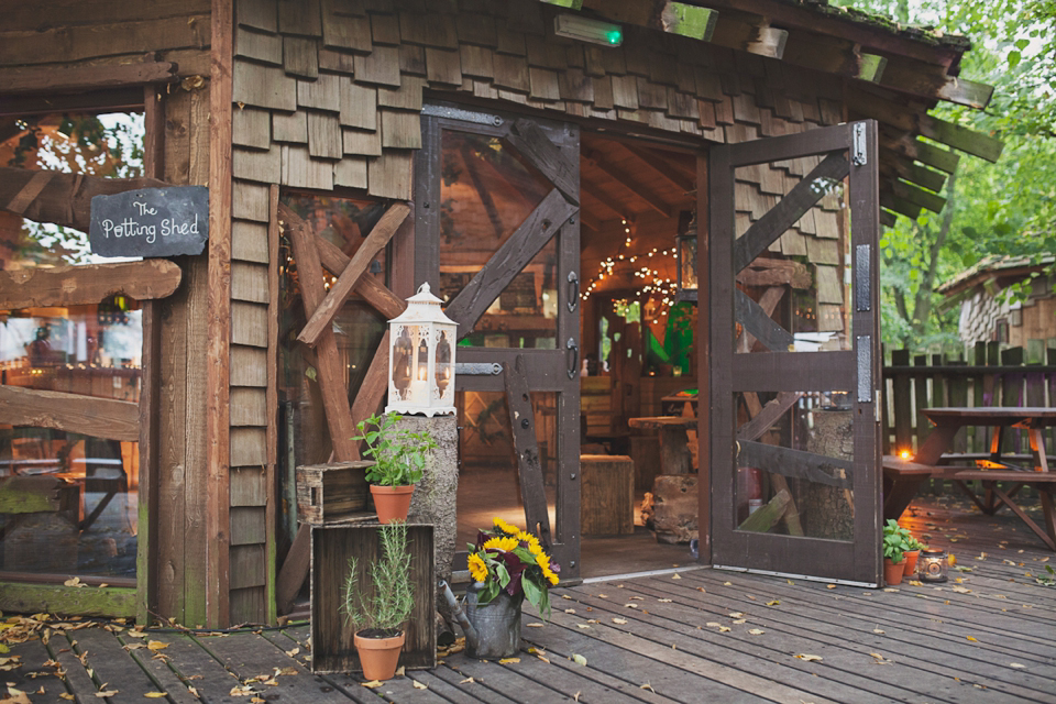 Justin Alexander wedding dress // Alnwick Treehouse wedding // Katy Melling Photography