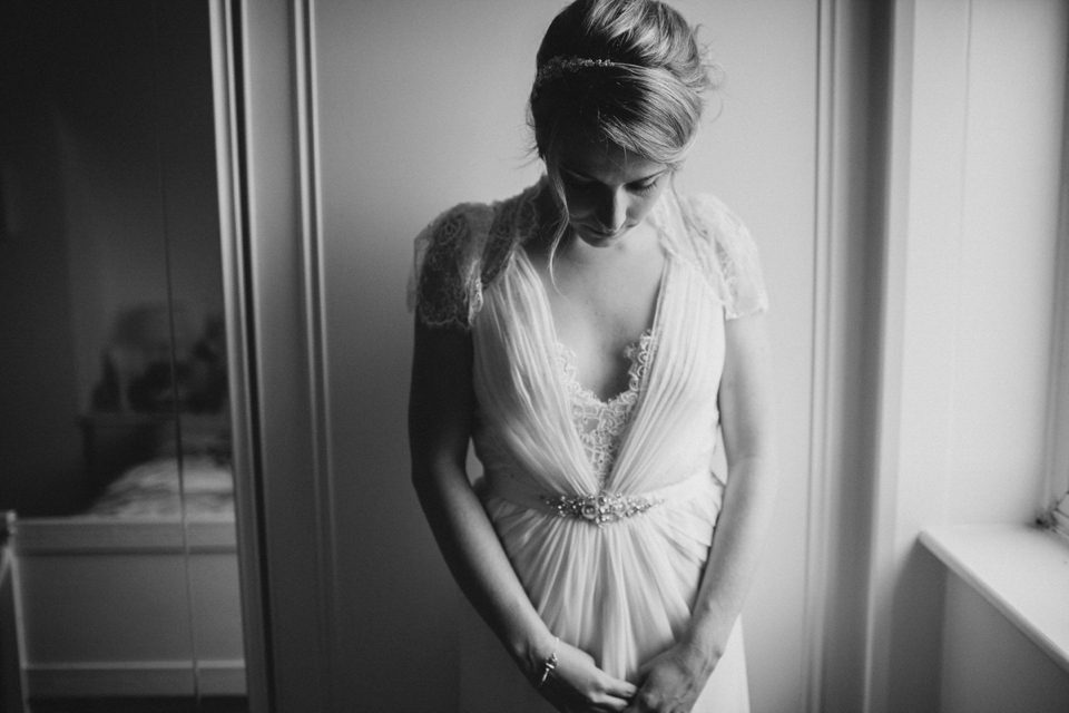 Aspen by Jenny Packham from Miss Bush Bridal in Surrey // Nautical themed wedding // Photography by Joanna Brown