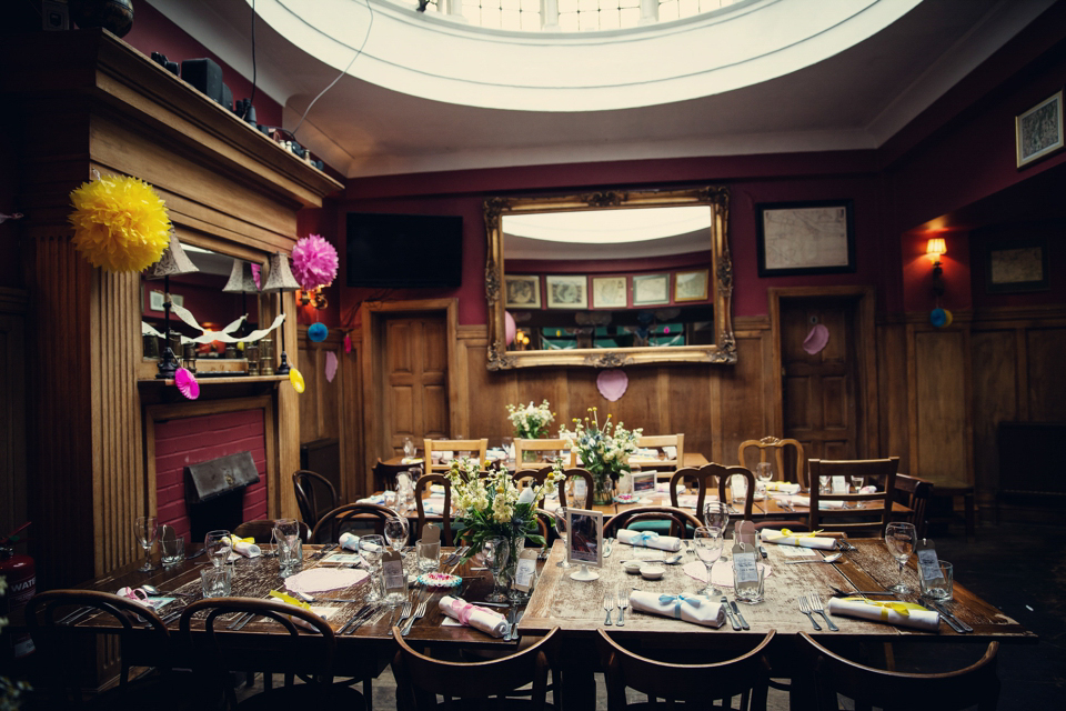 Fun and colourful London pub wedding // Photography by Assassynation