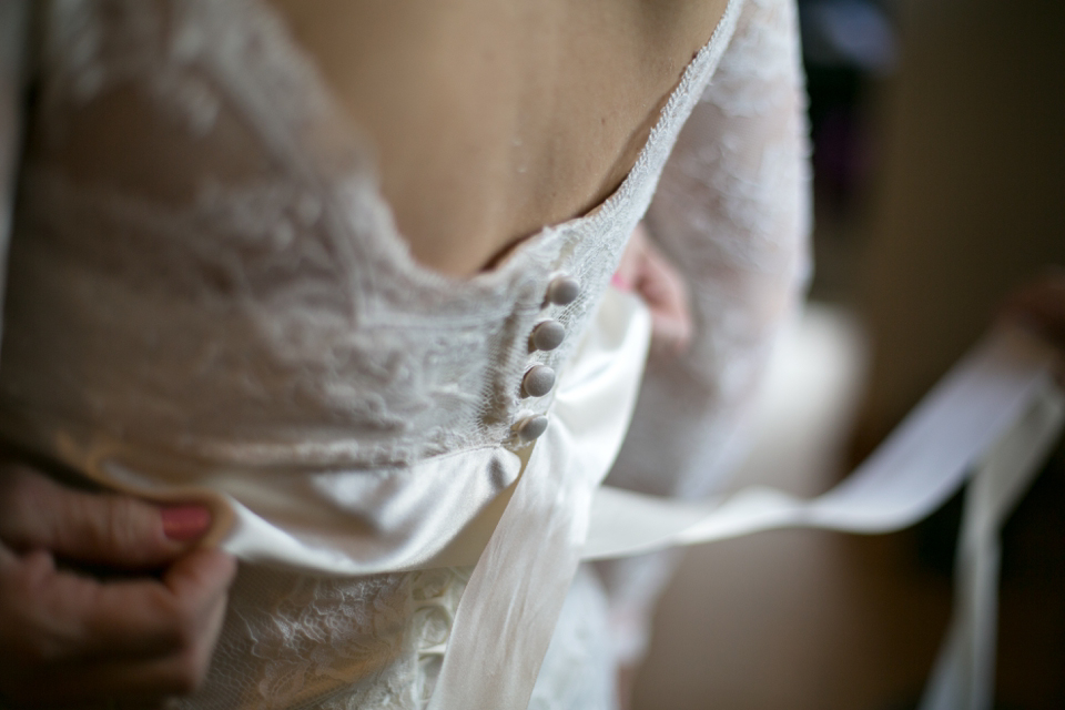 Pregnant bride // Photography by Eve Dunlop