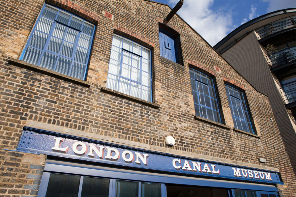 Spring yellow wedding, Minna wedding dress, London bride, Canal Museum wedding venue