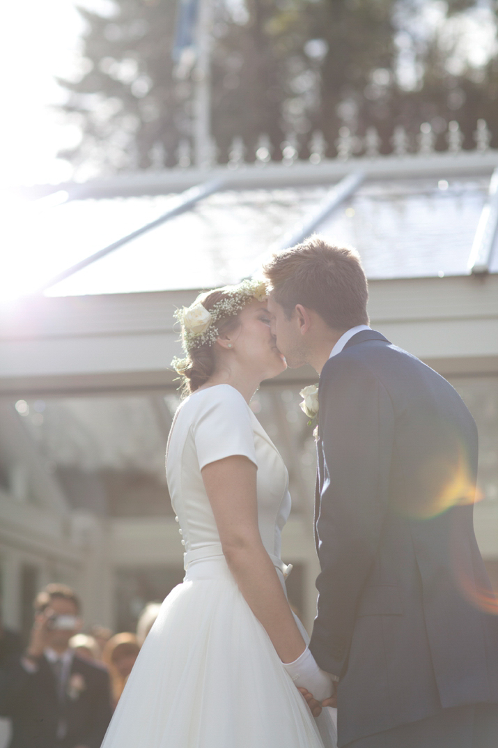 1950s style tulle wedding dress, Scottish lakeside wedding, Scottish wedding, Craig & Eva Sanders Photography