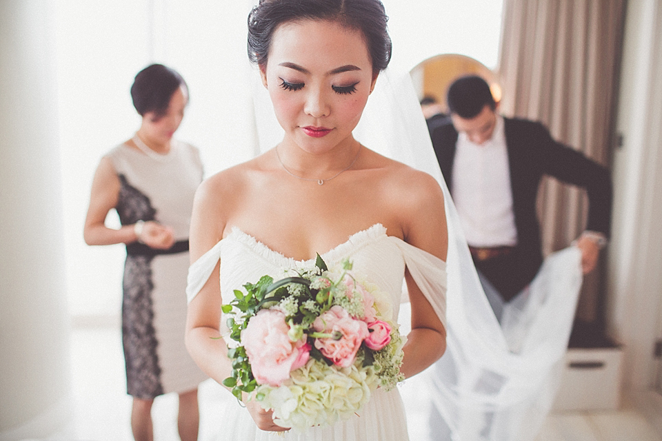 rooftop wedding, chinese bride, chinese wedding, vintage lace, monique lhuillier wedding dress