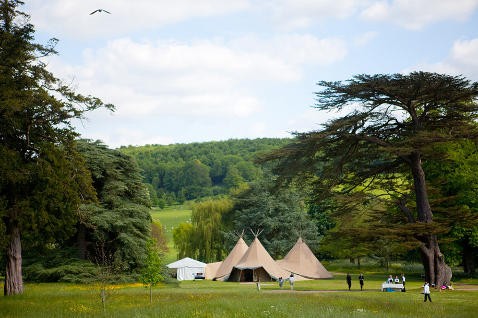 tipi wedding, south downs weddings, jenny packham