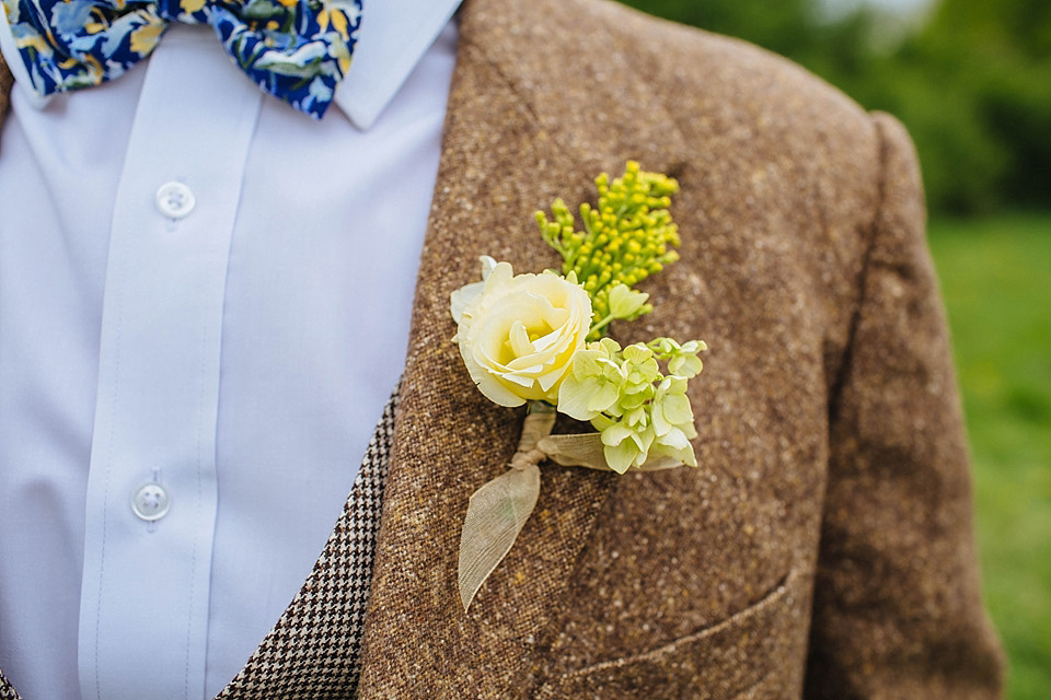 wpid280448 Rustic yellow and blue wedding inspiration 12