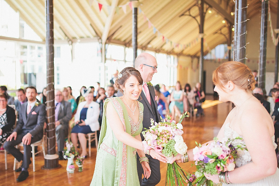 This Lush Modern Indian Wedding Pairs the Natural Beauty of Palos Verdes  with Pure Extravagance | Junebug Weddings