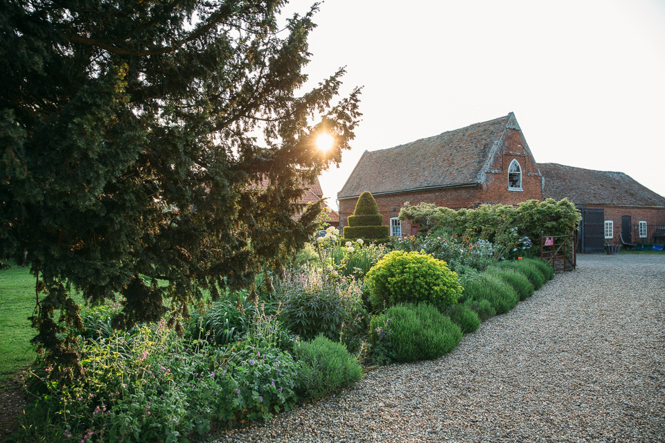 preston court weddings, eden, jenny packham, red on blonde