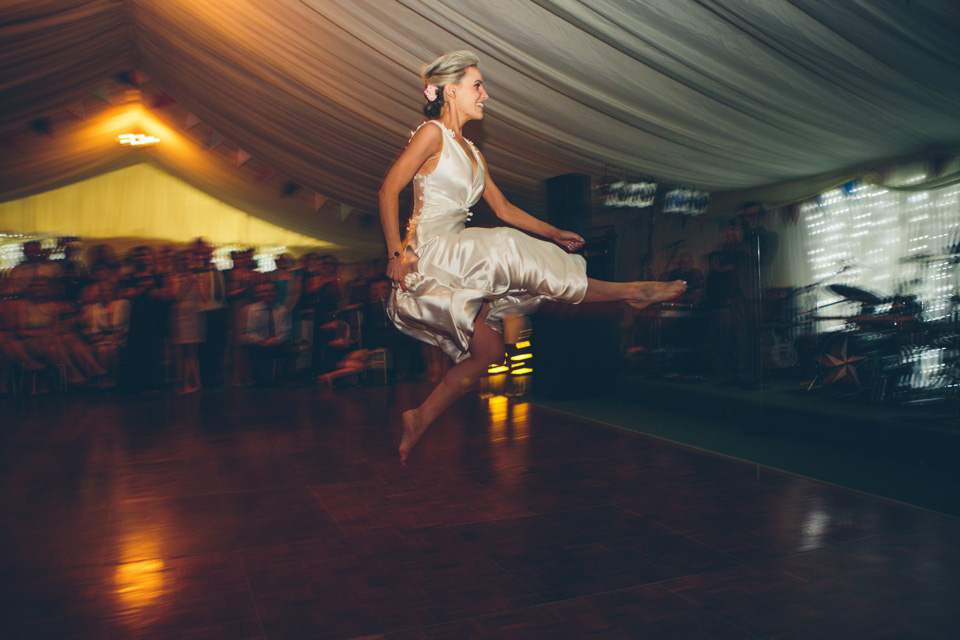 river dancing bride, gosford castle, paula ohara photography