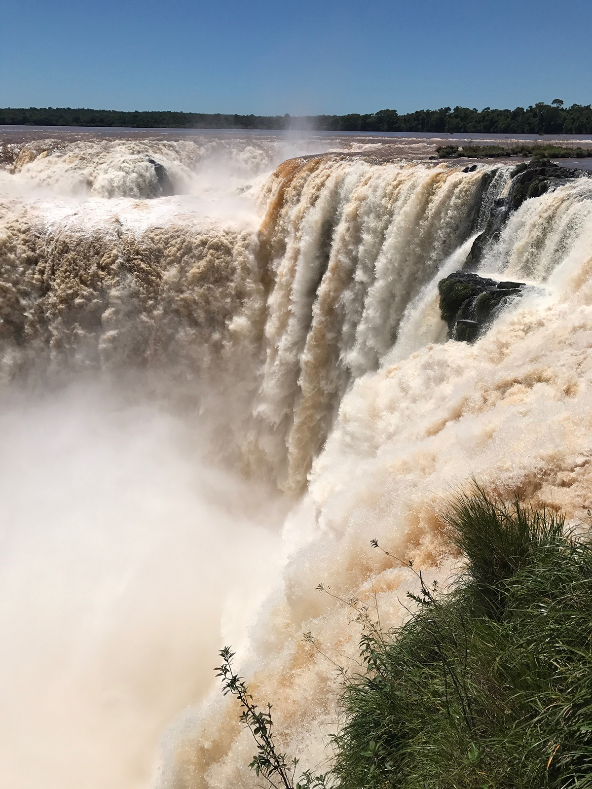 These three photos are all of Iguazú waterfalls from the Argentinian side 2